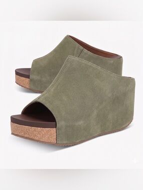 VOLATILE Suede Carrier Platform Wedge Slip On Sandal Sz 9 Olive Open Toe NWT